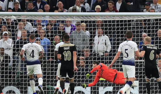 アヤックスがアウェーでトッテナムに勝利し決勝に王手